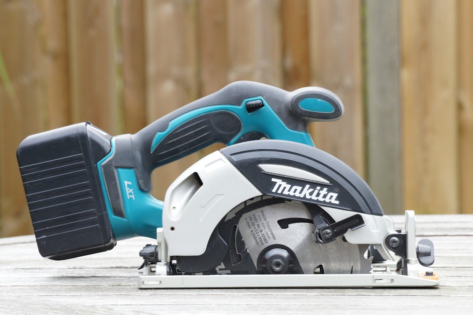 Makita Akku Handkreissäge DHS630