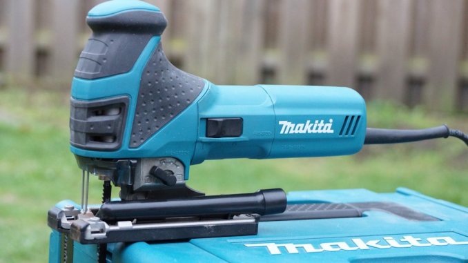 Makita Stichsäge 4351FCTJ Test